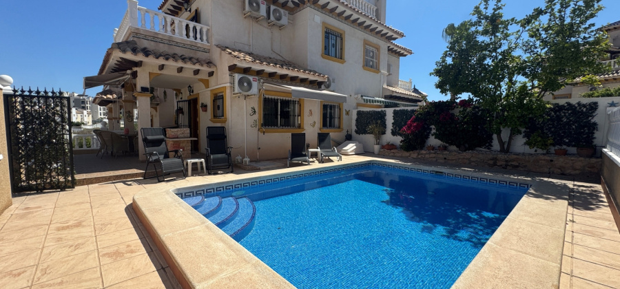 Villamartin, Alicante, 3 Bedrooms Bedrooms, ,2 BathroomsBathrooms,Townhouse,Resale,103186178059901120