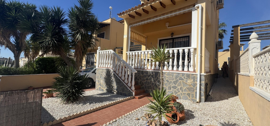 Villamartin, Alicante, 3 Bedrooms Bedrooms, ,2 BathroomsBathrooms,Villa,Resale,103186229372159136