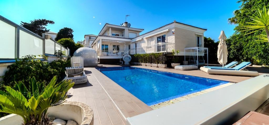 Torrevieja, Alicante, 5 Bedrooms Bedrooms, ,4 BathroomsBathrooms,Villa,Resale,209924168714790048