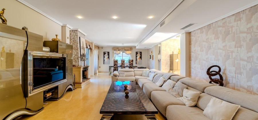 Torrevieja, Alicante, 5 Bedrooms Bedrooms, ,4 BathroomsBathrooms,Villa,Resale,209924168714790048