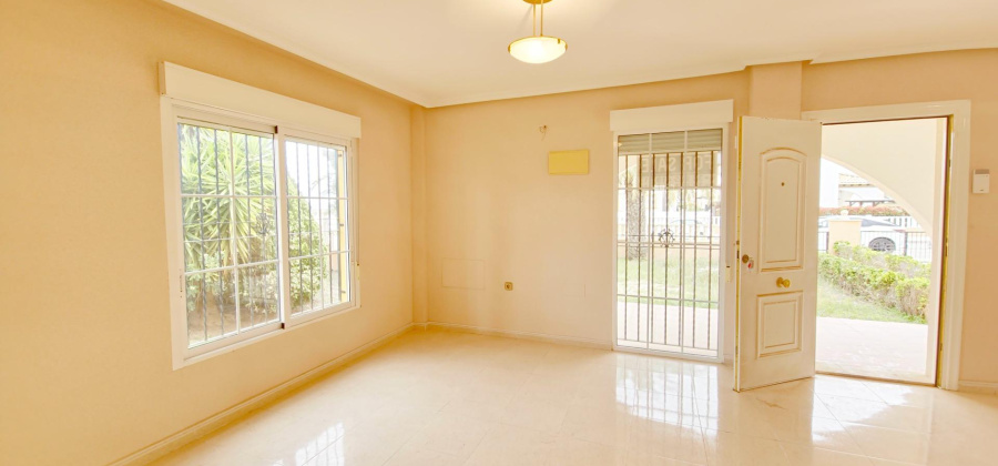 La Marina, Alicante, 3 Bedrooms Bedrooms, ,2 BathroomsBathrooms,Villa,Resale,75632211833763232