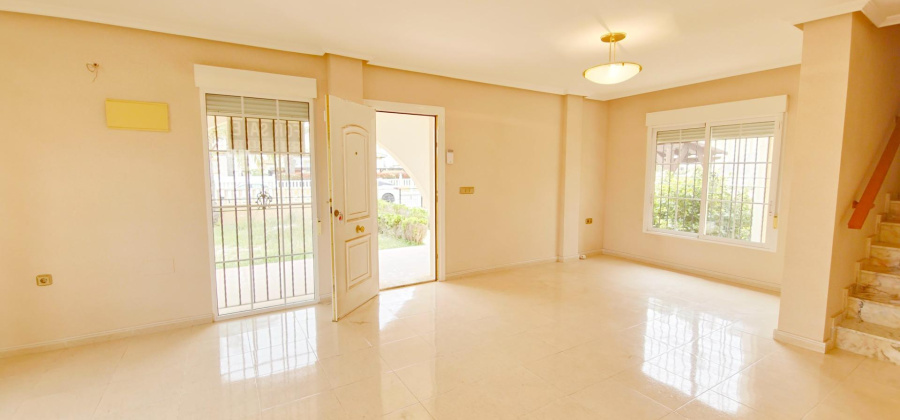 La Marina, Alicante, 3 Bedrooms Bedrooms, ,2 BathroomsBathrooms,Villa,Resale,75632211833763232