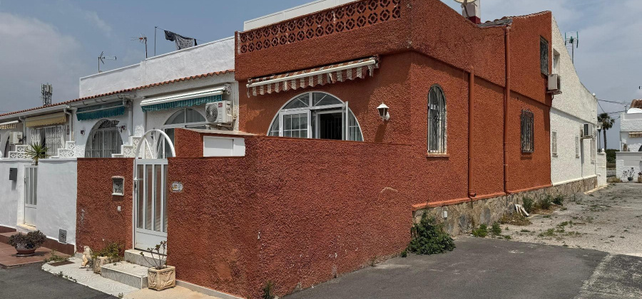 Torrevieja, Alicante, 2 Bedrooms Bedrooms, ,2 BathroomsBathrooms,Villa,Resale,75632165365142208