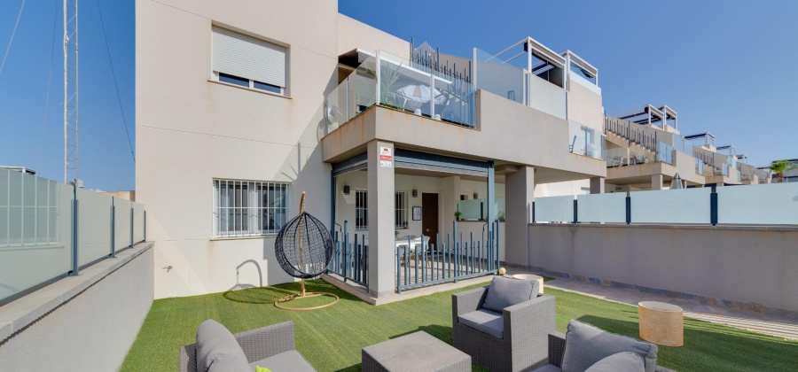 Torrevieja, Alicante, 2 Bedrooms Bedrooms, ,2 BathroomsBathrooms,Bungalow,Resale,0,7563274968351588
