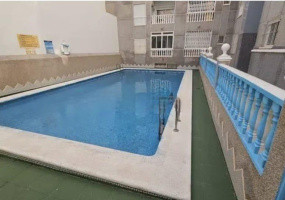 Torrevieja, Alicante, 2 Bedrooms Bedrooms, ,1 BathroomBathrooms,Apartment,Resale,0,7563290550933637