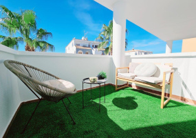Torrevieja, Alicante, 2 Bedrooms Bedrooms, ,2 BathroomsBathrooms,Apartment,Resale,0,7563291930986144