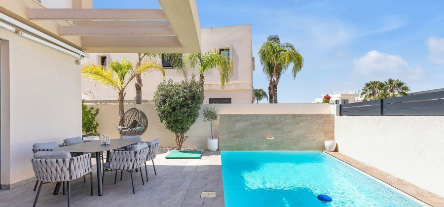 Torrevieja, Alicante, 3 Bedrooms Bedrooms, ,2 BathroomsBathrooms,Villa,Resale,0,7563294844277975