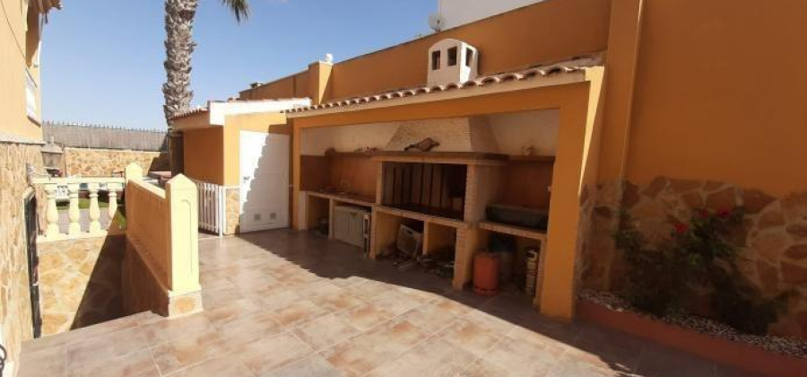 Torrevieja, Alicante, 6 Bedrooms Bedrooms, ,4 BathroomsBathrooms,Villa,Resale,0,7563294893205670