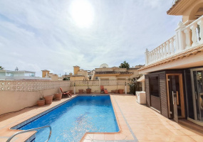 Orihuela Costa, Alicante, 5 Bedrooms Bedrooms, ,3 BathroomsBathrooms,Villa,Resale,0,7563296963445336