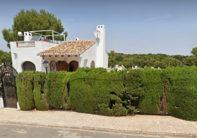 Villamartin, Alicante, 4 Bedrooms Bedrooms, ,2 BathroomsBathrooms,Villa,Resale,0,9069091878357056