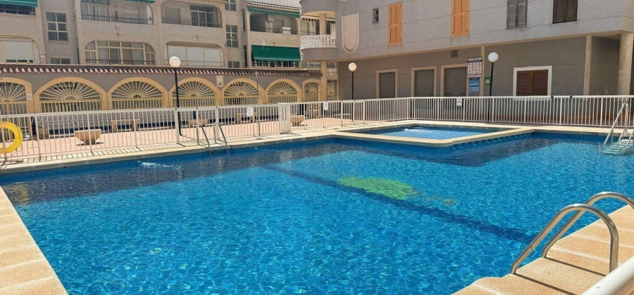 Torrevieja, Alicante, 2 Bedrooms Bedrooms, ,1 BathroomBathrooms,Apartment,Resale,0,75632100468222912