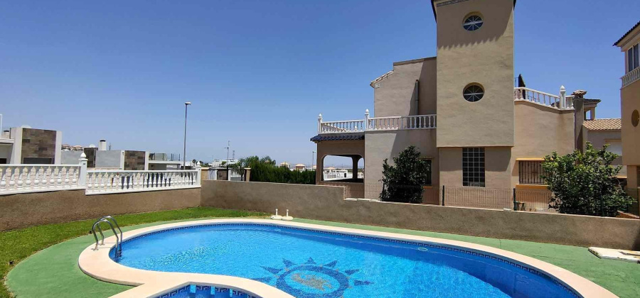 Orihuela Costa, Alicante, 4 Bedrooms Bedrooms, ,2 BathroomsBathrooms,Villa,Resale,0,75632155968710336