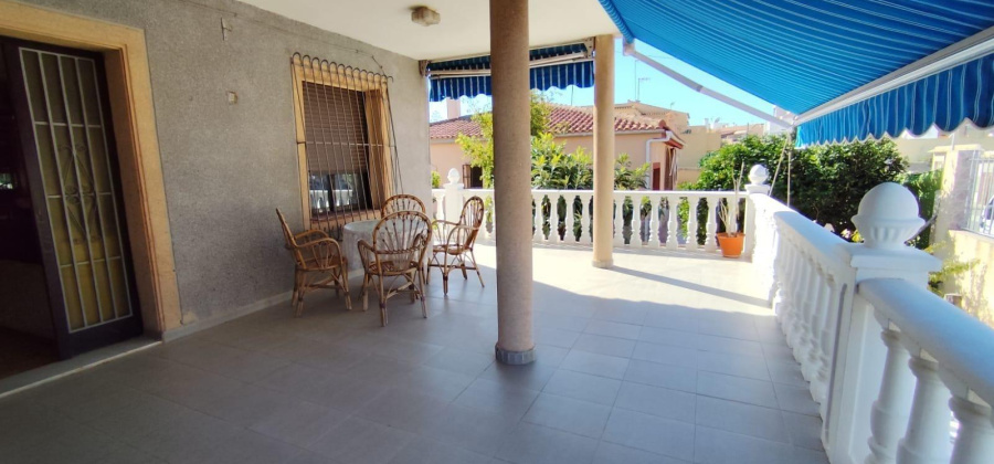 Torrevieja, Alicante, 4 Bedrooms Bedrooms, ,2 BathroomsBathrooms,Villa,Resale,0,75632156501513568