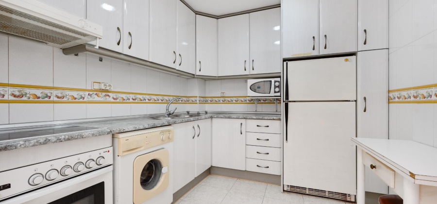 Torrevieja, Alicante, 7 Bedrooms Bedrooms, ,2 BathroomsBathrooms,Townhouse,Resale,0,75632214806550624