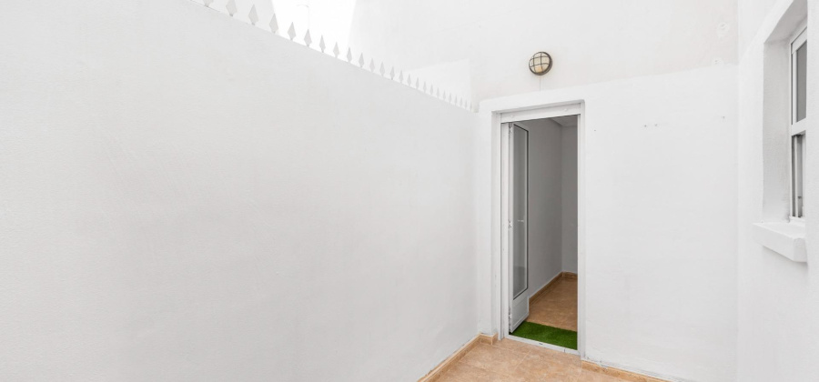 Torrevieja, Alicante, 2 Bedrooms Bedrooms, ,1 BathroomBathrooms,Apartment,Resale,0,75632237301486240
