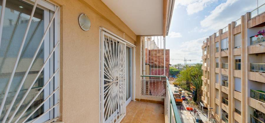 Torrevieja, Alicante, 3 Bedrooms Bedrooms, ,2 BathroomsBathrooms,Apartment,Resale,0,75632247066678160