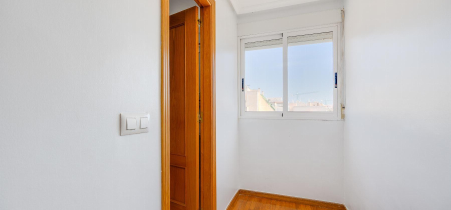 Torrevieja, Alicante, 3 Bedrooms Bedrooms, ,2 BathroomsBathrooms,Apartment,Resale,0,75632247066678160