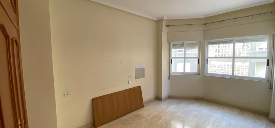 Torrevieja, Alicante, 4 Bedrooms Bedrooms, ,2 BathroomsBathrooms,Apartment,Resale,0,75632279782086576