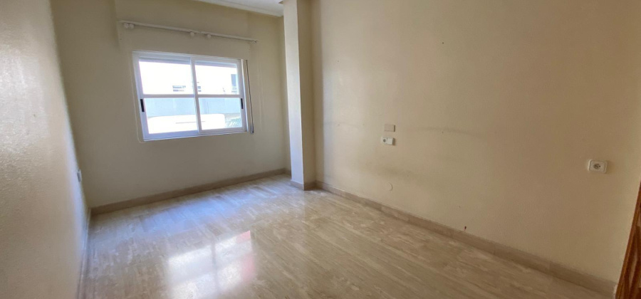 Torrevieja, Alicante, 4 Bedrooms Bedrooms, ,2 BathroomsBathrooms,Apartment,Resale,0,75632279782086576