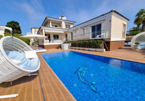 Torrevieja, Alicante, 5 Bedrooms Bedrooms, ,3 BathroomsBathrooms,Villa,Resale,0,75632280569567376