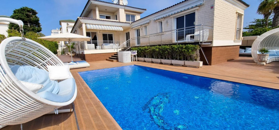 Torrevieja, Alicante, 5 Bedrooms Bedrooms, ,3 BathroomsBathrooms,Villa,Resale,0,75632280569567376