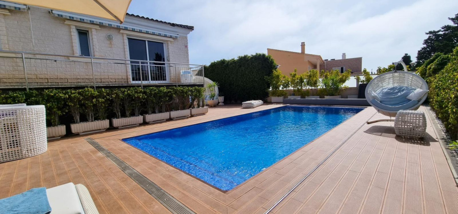 Torrevieja, Alicante, 5 Bedrooms Bedrooms, ,3 BathroomsBathrooms,Villa,Resale,0,75632280569567376