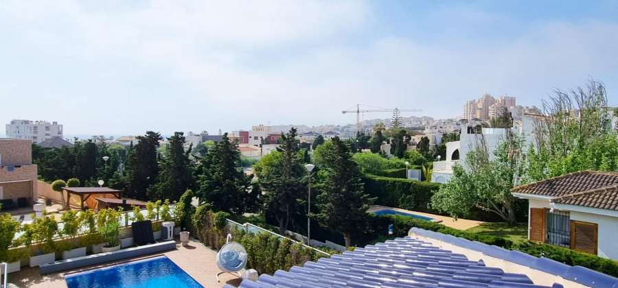 Torrevieja, Alicante, 5 Bedrooms Bedrooms, ,3 BathroomsBathrooms,Villa,Resale,0,75632280569567376