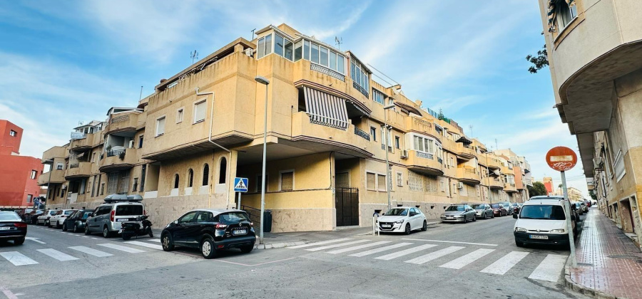 Torrevieja, Alicante, 2 Bedrooms Bedrooms, ,1 BathroomBathrooms,Apartment,Resale,0,75632281380354000