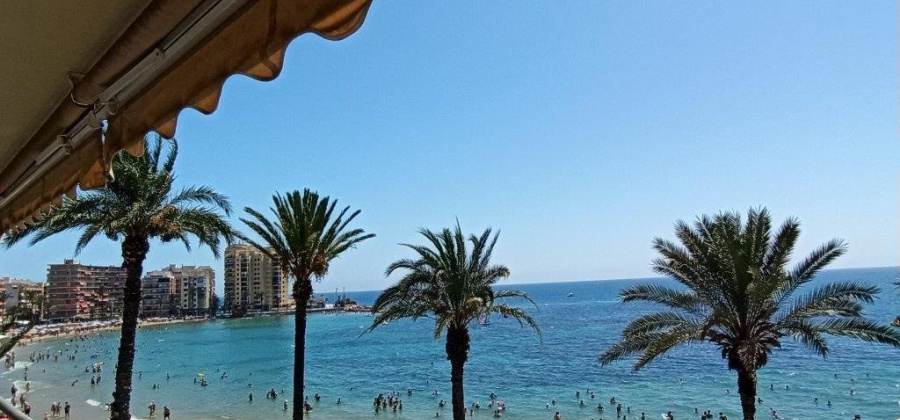 Torrevieja, Alicante, 4 Bedrooms Bedrooms, ,2 BathroomsBathrooms,Apartment,Resale,0,75632366556257152