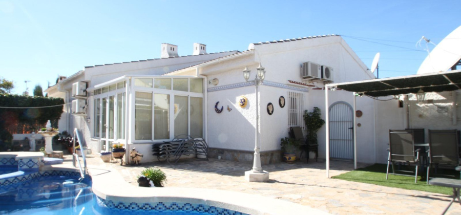 Torrevieja, Alicante, 2 Bedrooms Bedrooms, ,1 BathroomBathrooms,Villa,Resale,0,75632490323531952