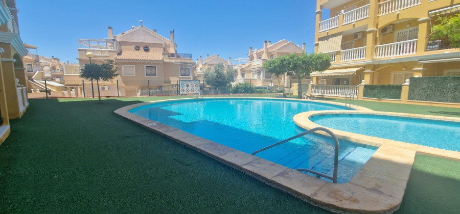 Torrevieja, Alicante, 3 Bedrooms Bedrooms, ,2 BathroomsBathrooms,Apartment,Resale,0,75632513578141248