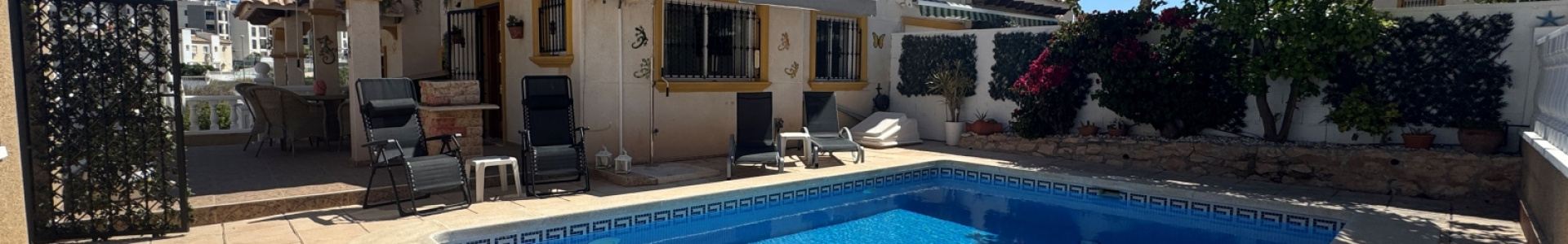 Villamartin, Alicante, 3 Bedrooms Bedrooms, ,2 BathroomsBathrooms,Townhouse,Resale,0,103186178059901120