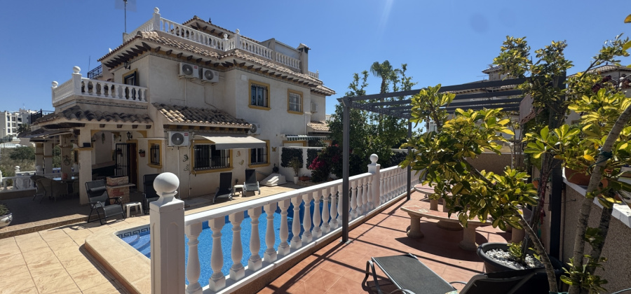 Villamartin, Alicante, 3 Bedrooms Bedrooms, ,2 BathroomsBathrooms,Townhouse,Resale,0,103186178059901120