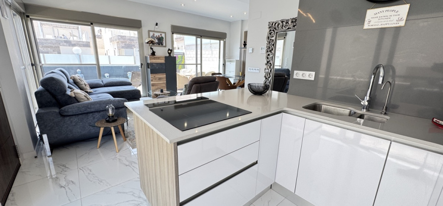 Villamartin, Alicante, 4 Bedrooms Bedrooms, ,4 BathroomsBathrooms,Villa,Resale,0,103186228869049248