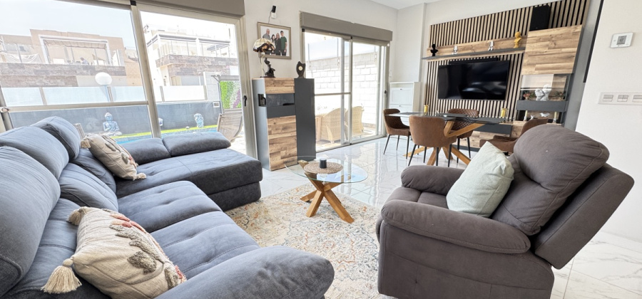 Villamartin, Alicante, 4 Bedrooms Bedrooms, ,4 BathroomsBathrooms,Villa,Resale,0,103186228869049248