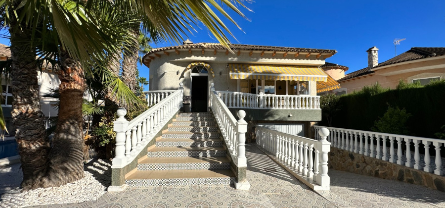 Orihuela, Alicante, 6 Bedrooms Bedrooms, ,4 BathroomsBathrooms,Villa,Resale,0,103536146869016912