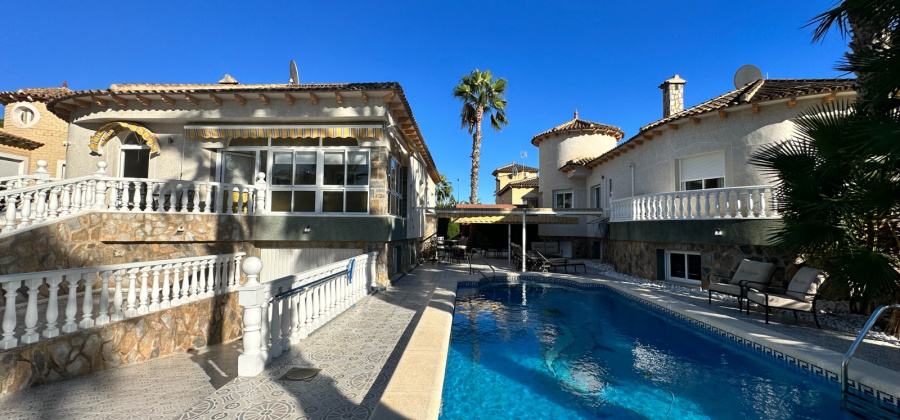 Orihuela, Alicante, 6 Bedrooms Bedrooms, ,4 BathroomsBathrooms,Villa,Resale,0,103536146869016912