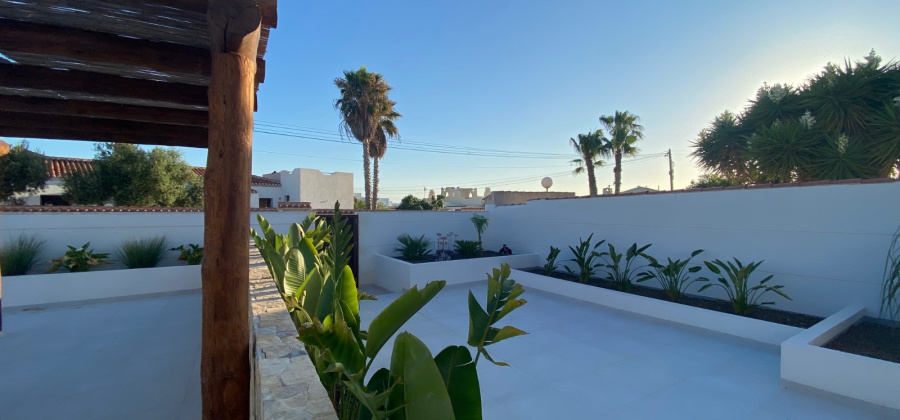 Torrevieja, Alicante, 4 Bedrooms Bedrooms, ,3 BathroomsBathrooms,Villa,Resale,0,103536148571910800