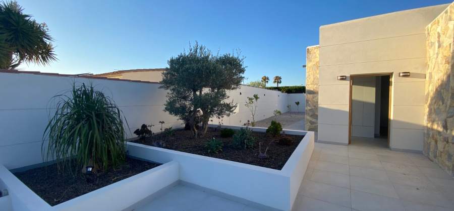 Torrevieja, Alicante, 4 Bedrooms Bedrooms, ,3 BathroomsBathrooms,Villa,Resale,0,103536148571910800
