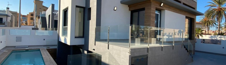 Torrevieja, Alicante, 4 Bedrooms Bedrooms, ,4 BathroomsBathrooms,Villa,New,0,209559285187822464