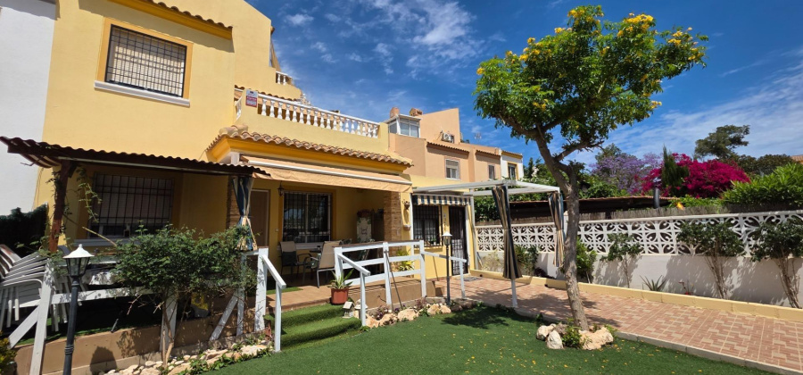 Torrevieja, Alicante, 4 Bedrooms Bedrooms, ,1 BathroomBathrooms,Villa,Resale,0,7563291679270038