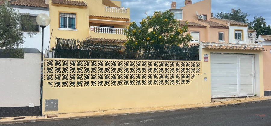 Torrevieja, Alicante, 4 Bedrooms Bedrooms, ,1 BathroomBathrooms,Villa,Resale,0,7563291679270038