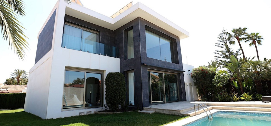 Torrevieja, Alicante, 3 Bedrooms Bedrooms, ,2 BathroomsBathrooms,Villa,Resale,0,20992483753096288