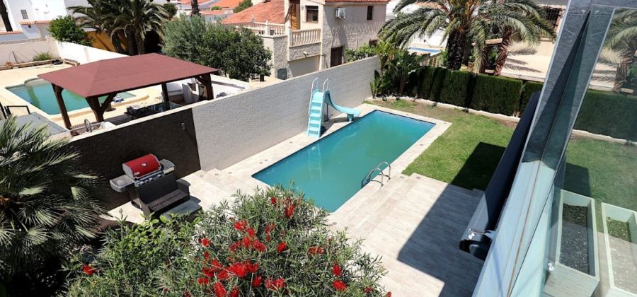 Torrevieja, Alicante, 3 Bedrooms Bedrooms, ,2 BathroomsBathrooms,Villa,Resale,0,20992483753096288