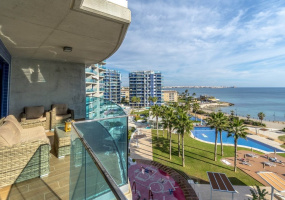Torrevieja, Alicante, 3 Bedrooms Bedrooms, ,2 BathroomsBathrooms,Apartment,Resale,0,65945156298998640