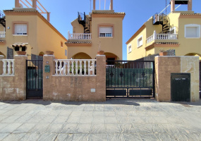 Torrevieja, Alicante, 3 Bedrooms Bedrooms, ,2 BathroomsBathrooms,Villa,Resale,0,75632245470098560