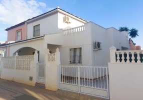 Torrevieja, Alicante, 3 Bedrooms Bedrooms, ,2 BathroomsBathrooms,Villa,Resale,0,209924285616886432