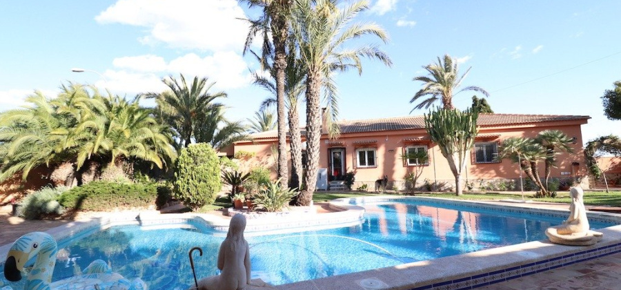 Torrevieja, Alicante, 5 Bedrooms Bedrooms, ,3 BathroomsBathrooms,Villa,Resale,0,209924449201543264