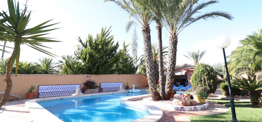 Torrevieja, Alicante, 5 Bedrooms Bedrooms, ,3 BathroomsBathrooms,Villa,Resale,0,209924449201543264
