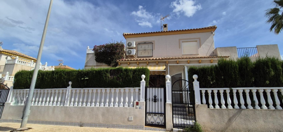 Orihuela Costa, Alicante, 3 Bedrooms Bedrooms, ,1 BathroomBathrooms,Villa,Resale,0,75632221621217136